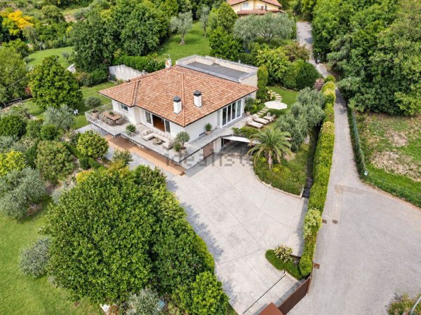 casa indipendente in vendita a Salò