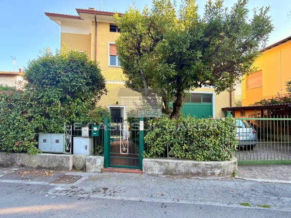 appartamento in vendita a Salò in zona Cunettone