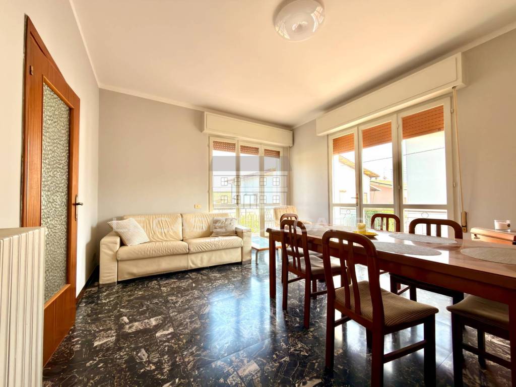 appartamento in vendita a Salò in zona Villa