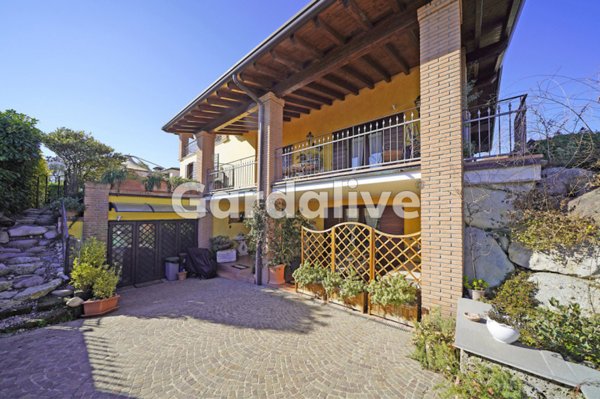 casa indipendente in vendita a San Felice del Benaco