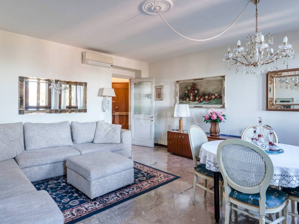 appartamento in vendita a San Felice del Benaco in zona Portese