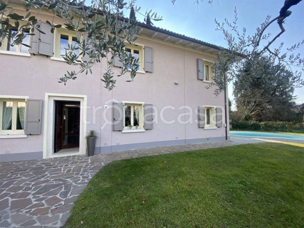casa indipendente in vendita a San Felice del Benaco