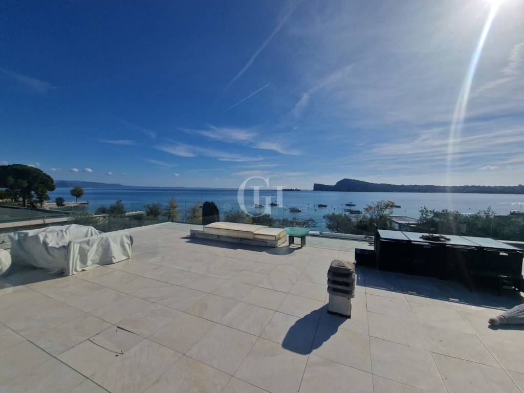 casa indipendente in vendita a San Felice del Benaco