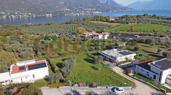 casa indipendente in vendita a San Felice del Benaco in zona Cisano