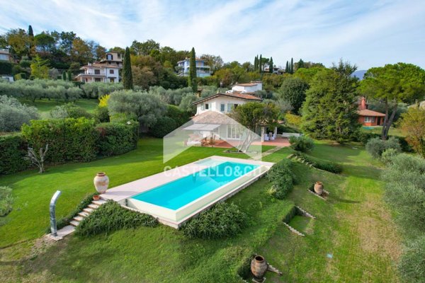 casa indipendente in vendita a San Felice del Benaco in zona Portese