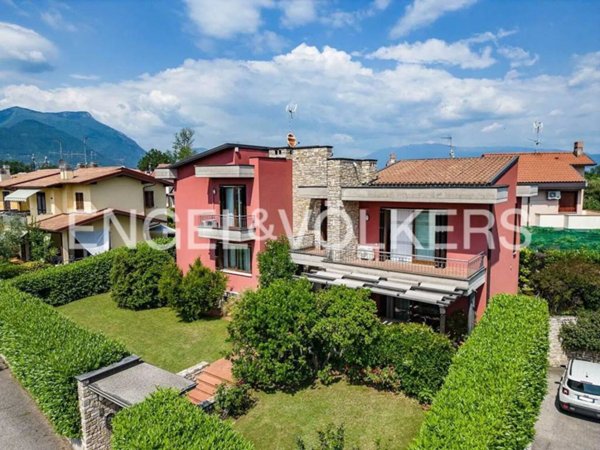 casa indipendente in vendita a San Felice del Benaco