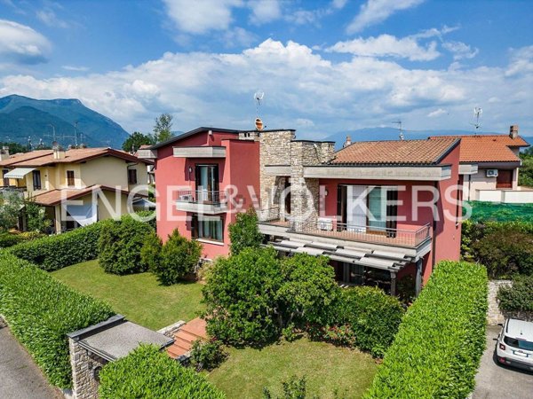 casa indipendente in vendita a San Felice del Benaco