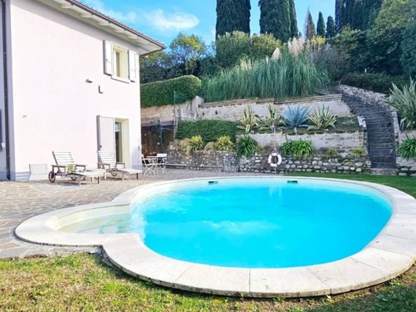casa indipendente in vendita a San Felice del Benaco