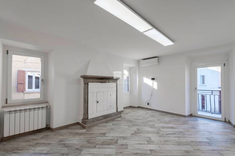 appartamento in vendita a San Felice del Benaco in zona Portese