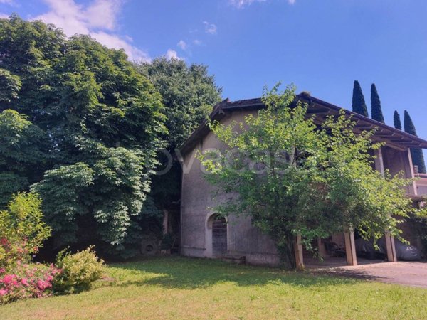 casa indipendente in vendita a San Felice del Benaco in zona Portese