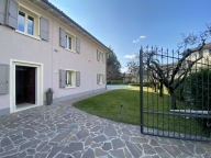 casa indipendente in vendita a San Felice del Benaco