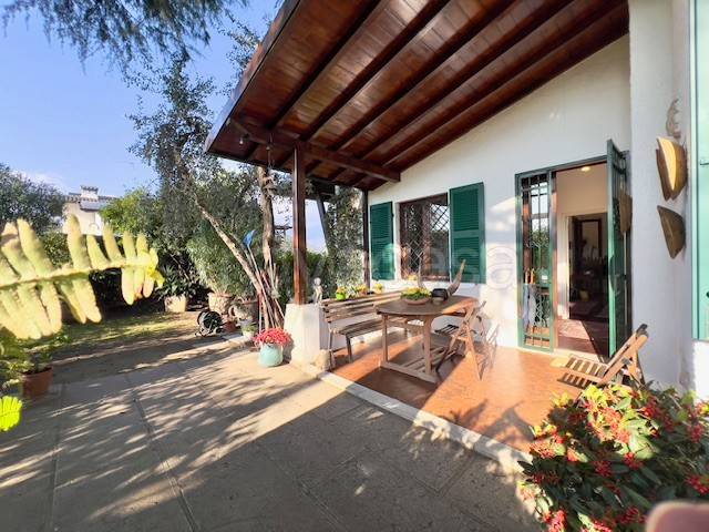 casa indipendente in vendita a San Felice del Benaco in zona Cisano