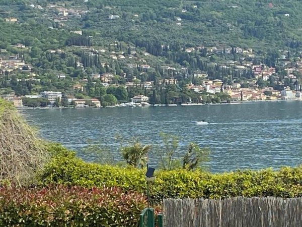 casa indipendente in vendita a San Felice del Benaco in zona Portese