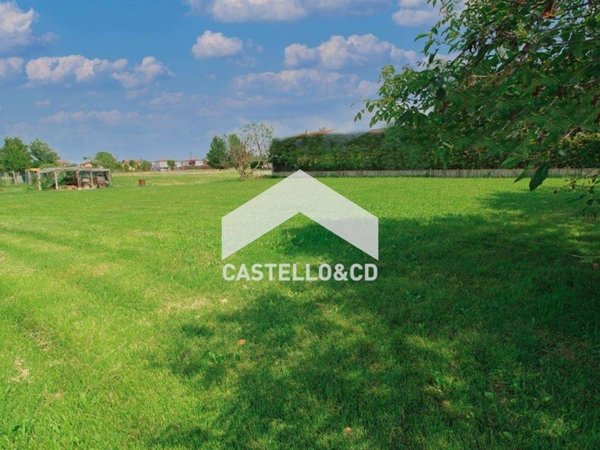 casa indipendente in vendita a San Felice del Benaco