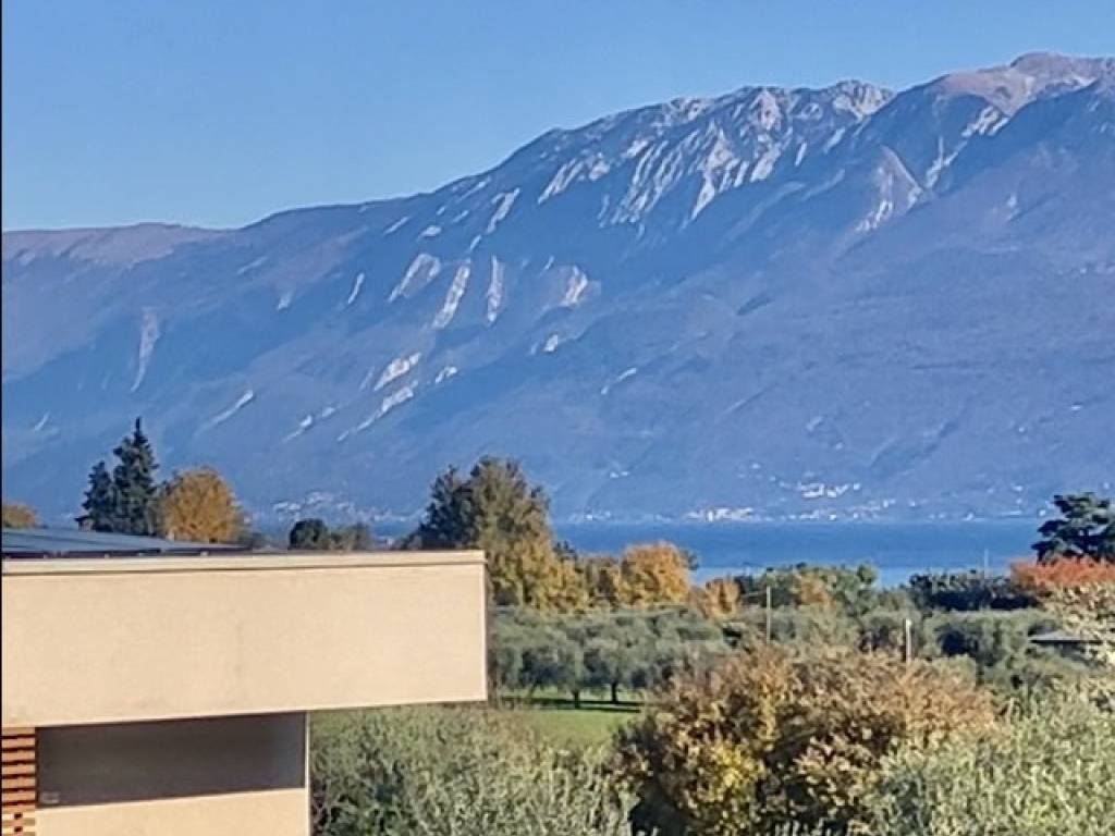 terreno edificabile in vendita a San Felice del Benaco in zona Cisano
