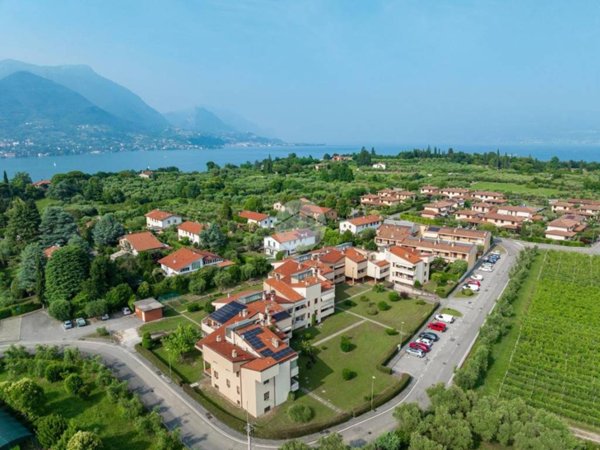 appartamento in vendita a San Felice del Benaco in zona Portese