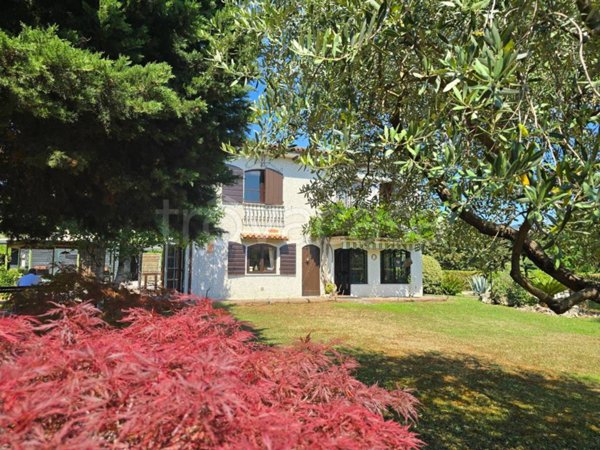 casa indipendente in vendita a San Felice del Benaco
