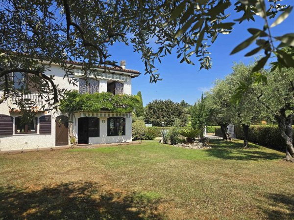 casa indipendente in vendita a San Felice del Benaco