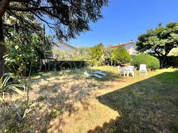 casa indipendente in vendita a San Felice del Benaco in zona Portese