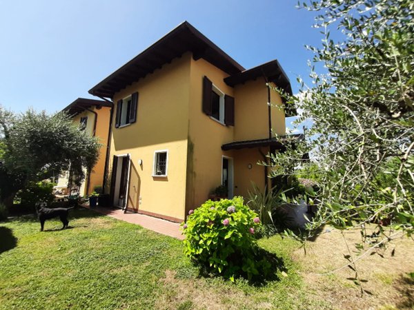 casa indipendente in vendita a San Felice del Benaco