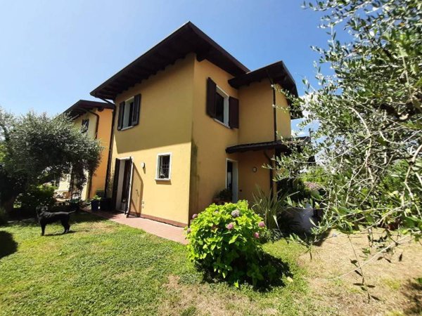 casa indipendente in vendita a San Felice del Benaco