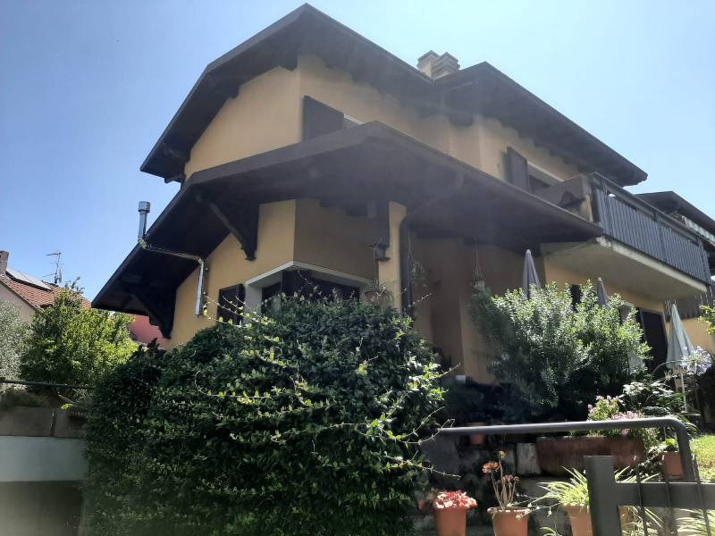 casa indipendente in vendita a San Felice del Benaco