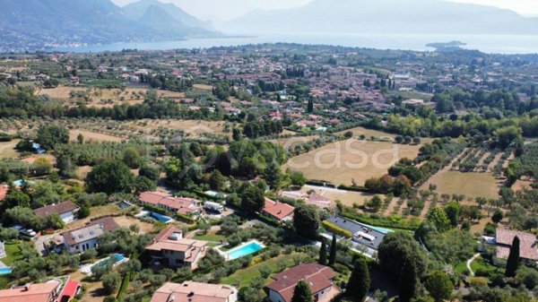 casa indipendente in vendita a San Felice del Benaco