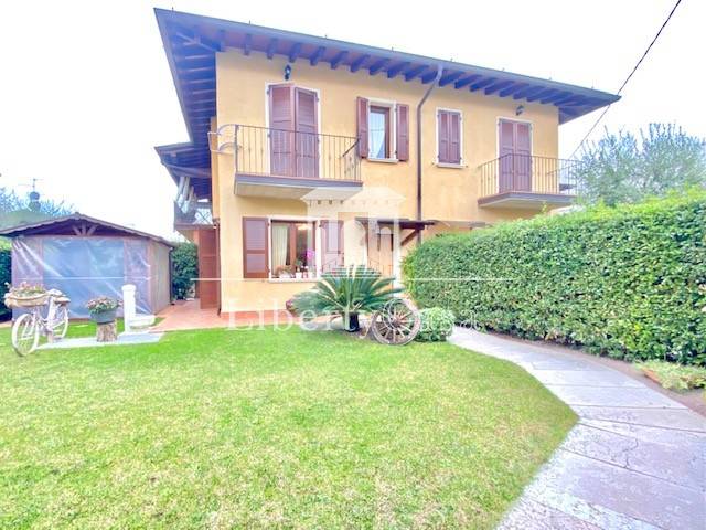 casa indipendente in vendita a San Felice del Benaco in zona Portese