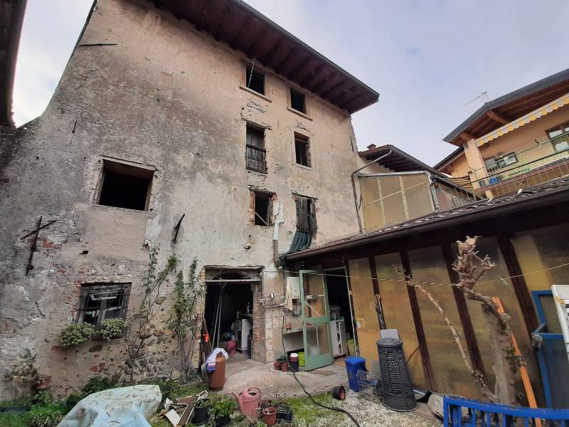 casale in vendita a San Felice del Benaco in zona Portese