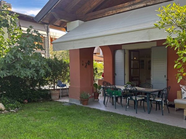 casa indipendente in vendita a San Felice del Benaco
