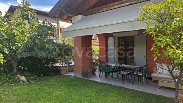 casa indipendente in vendita a San Felice del Benaco