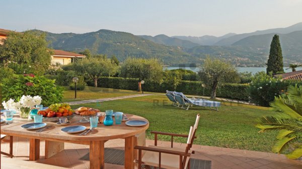 casa indipendente in vendita a San Felice del Benaco in zona Portese