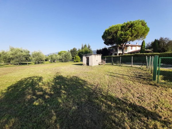 terreno edificabile in vendita a San Felice del Benaco in zona Portese