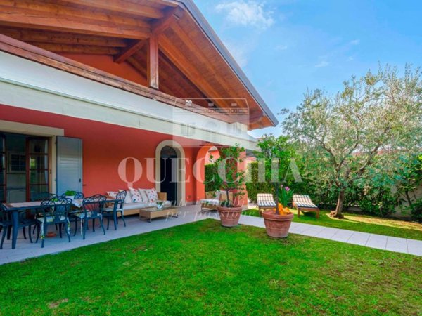 casa indipendente in vendita a San Felice del Benaco