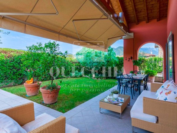 casa indipendente in vendita a San Felice del Benaco