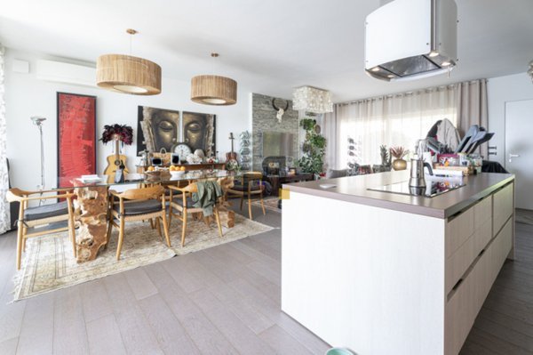 casa indipendente in vendita a San Felice del Benaco