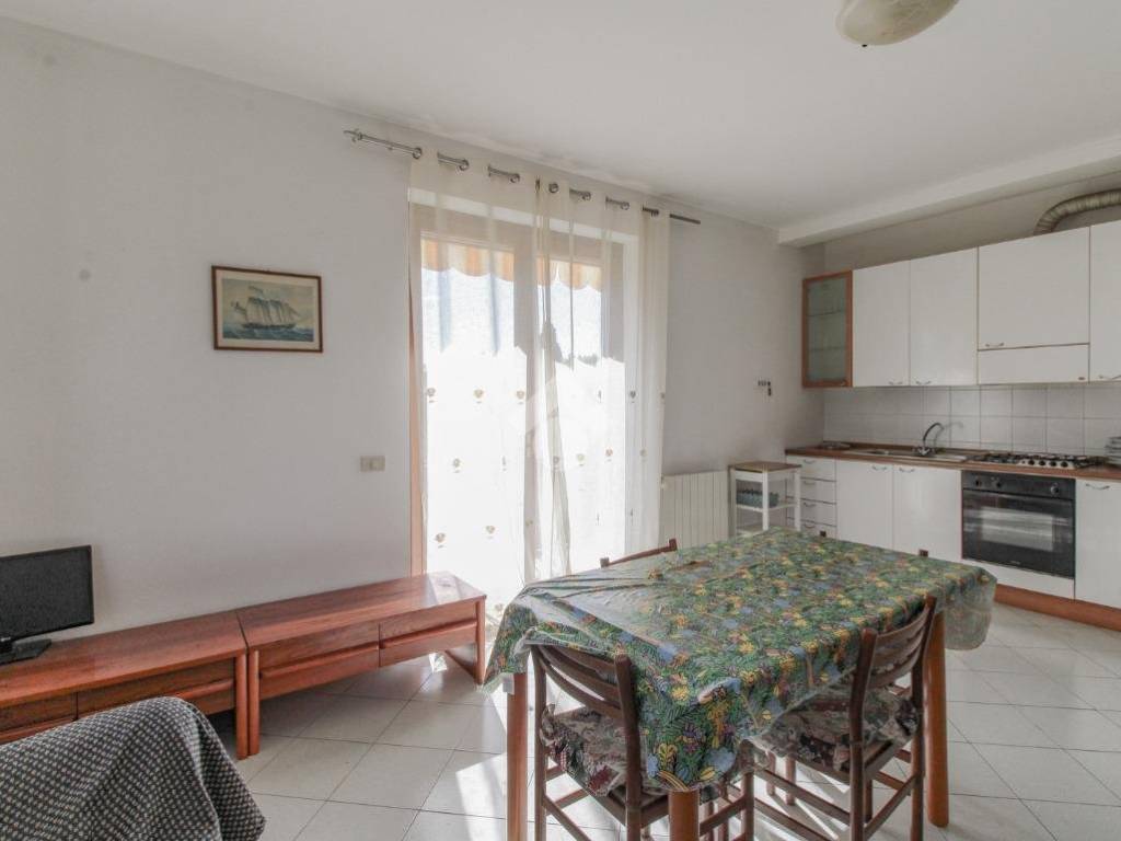 appartamento in vendita a San Felice del Benaco in zona Portese