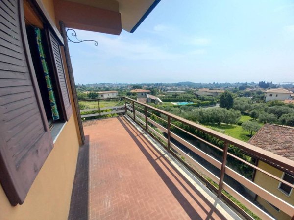casa indipendente in vendita a San Felice del Benaco