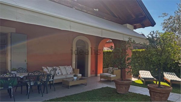 casa indipendente in vendita a San Felice del Benaco