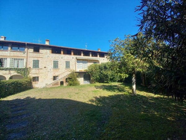 casa indipendente in vendita a San Felice del Benaco