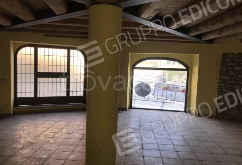 negozio in vendita a San Felice del Benaco