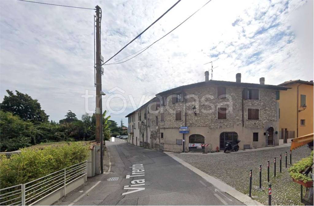 negozio in vendita a San Felice del Benaco