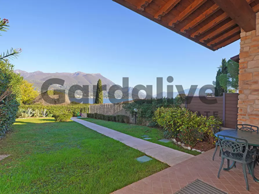 casa indipendente in vendita a San Felice del Benaco in zona Portese