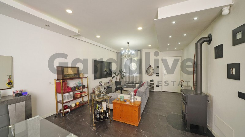 casa indipendente in vendita a San Felice del Benaco in zona Portese