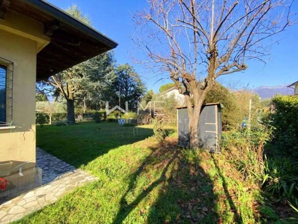 casa indipendente in vendita a San Felice del Benaco