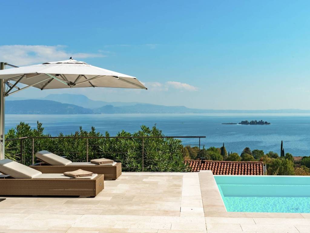 casa indipendente in vendita a San Felice del Benaco