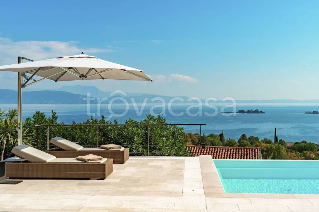 casa indipendente in vendita a San Felice del Benaco