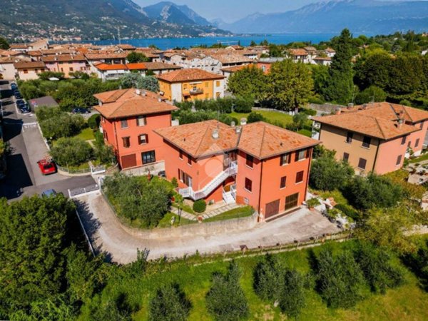 appartamento in vendita a San Felice del Benaco in zona Portese