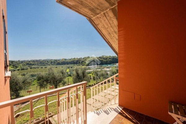 appartamento in vendita a San Felice del Benaco in zona Portese