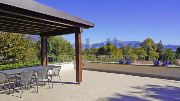 casa indipendente in vendita a San Felice del Benaco